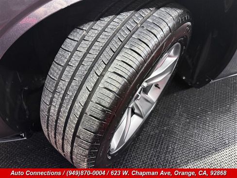 Used 2015 Dodge Challenger SXT RWD image 23