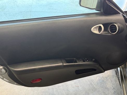 Used 2004 Nissan 350Z Touring RWD image 7