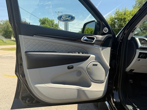 Used 2019 Jeep Grand Cherokee Summit AWD/4WD image 18