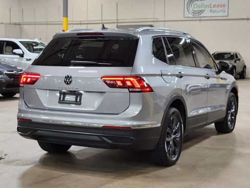 Used 2022 Volkswagen Tiguan SE FWD image 8