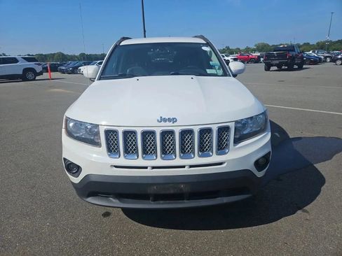 Used 2015 Jeep Compass Latitude AWD/4WD image 2