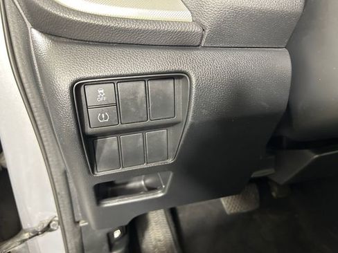 Used 2017 Honda CR-V LX image 20