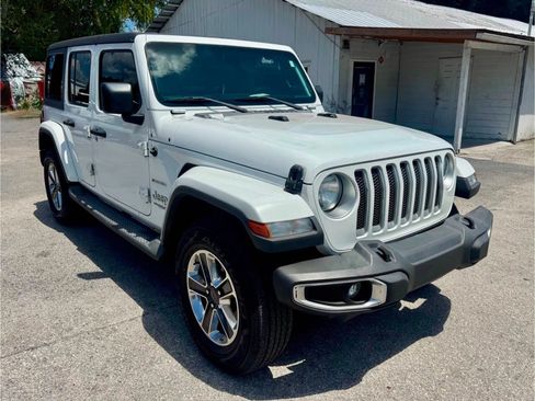 Used 2019 Jeep Wrangler Unlimited Sahara AWD/4WD image 10