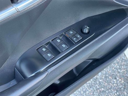 Used 2018 Toyota Camry SE image 16