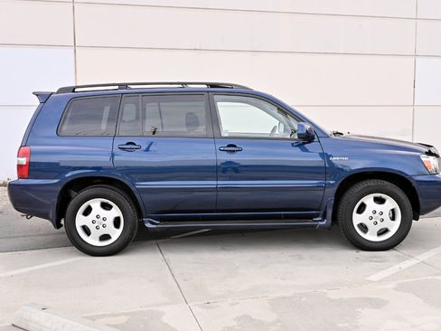 Used 2005 Toyota Highlander Limited AWD/4WD image 8