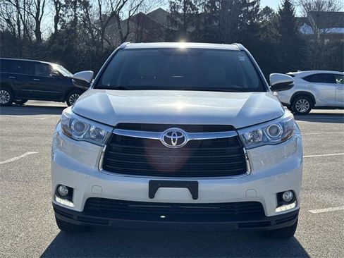 Used 2015 Toyota Highlander Limited image 2