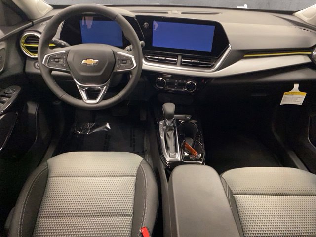 New 2026 Chevrolet Trax LT w/ Driver Confidence Package FWD image 17