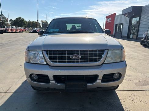 Used 2004 Ford Explorer XLT AWD/4WD image 3