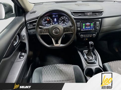 Used 2018 Nissan Rogue SV w/ Sun & Sound Touring Package AWD/4WD image 23