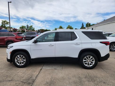 Used 2022 Chevrolet Traverse LS FWD image 2