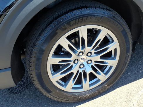 Used 2026 Ford Explorer Active w/ Active Comfort Package AWD/4WD image 7