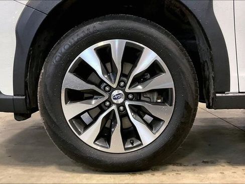 Used 2023 Subaru Outback Touring AWD/4WD image 9