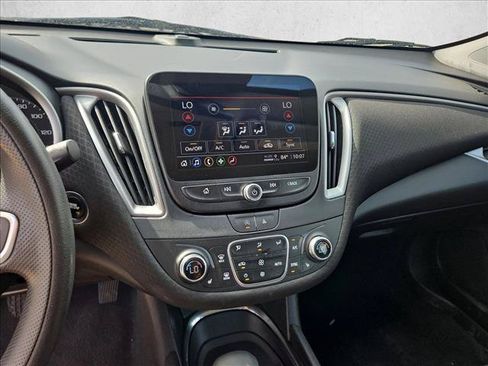Used 2023 Chevrolet Malibu LT w/ Driver Confidence Package FWD image 19