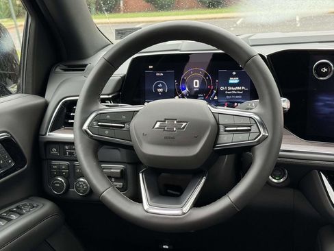 Used 2026 Chevrolet Suburban Z71 w/ Comfort Package AWD/4WD image 9