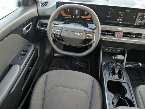 Used 2025 Kia K4 LXS image 15