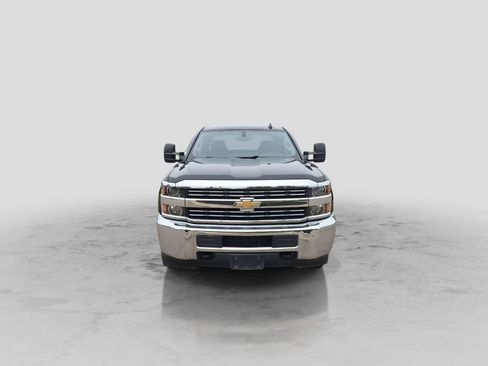 Used 2018 Chevrolet Silverado 2500 LT AWD/4WD image 3