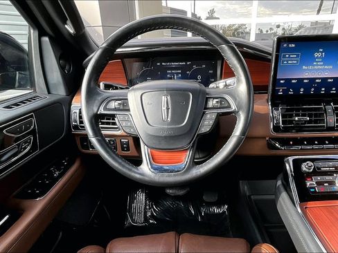 Used 2022 Lincoln Navigator Reserve RWD image 5