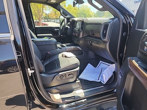 Used 2023 Chevrolet Silverado 2500 High Country w/ Technology Package AWD/4WD image 15
