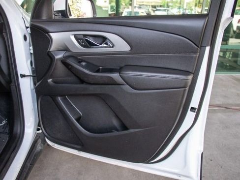 Used 2023 Chevrolet Traverse LT AWD/4WD image 21