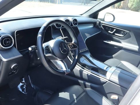 Used 2025 Mercedes-Benz GLC 350e 4MATIC image 17