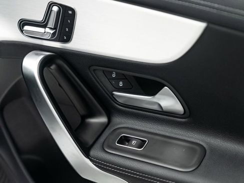 Used 2025 Mercedes-Benz CLA 250 image 32