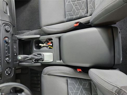 Certified 2025 Nissan Frontier SV image 22