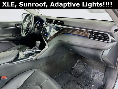 Used 2018 Toyota Camry XLE image 31