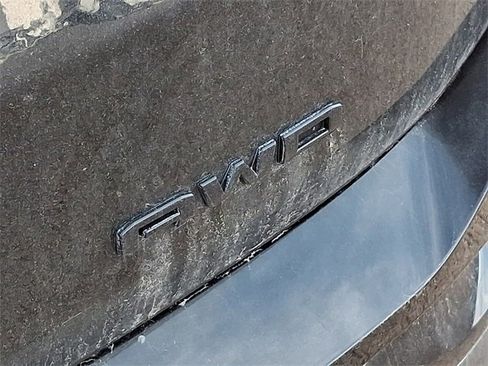 Used 2022 GMC Terrain SLT w/ Tech Package image 10