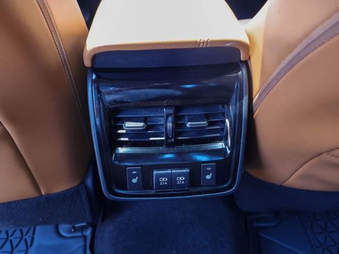 Used 2020 Toyota Avalon Limited FWD image 21