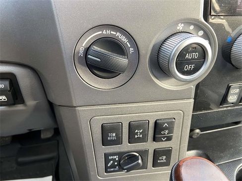 Used 2017 Toyota Sequoia Platinum image 31