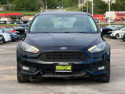 Used 2017 Ford Focus SE FWD image 3
