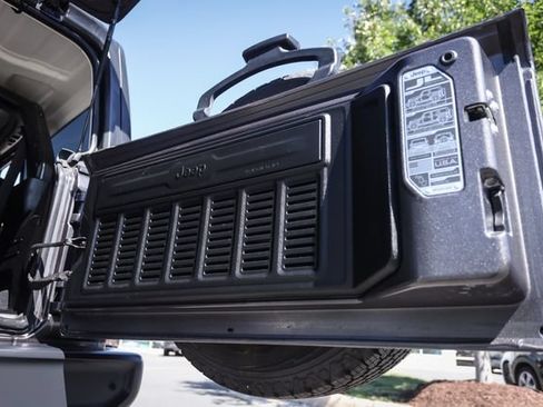 Used 2019 Jeep Wrangler Unlimited Sport S AWD/4WD image 44