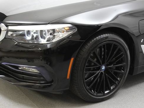 Used 2018 BMW 530e xDrive AWD/4WD image 5