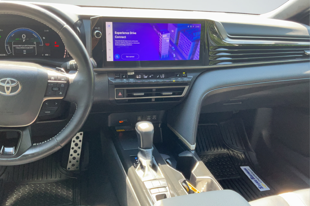 Used 2025 Toyota Camry SE w/ Multimedia Upgrade Package FWD image 15