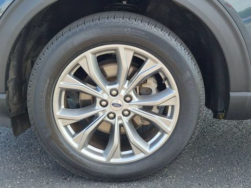 Used 2023 Ford Explorer XLT w/ Equipment Group 202A AWD/4WD image 10
