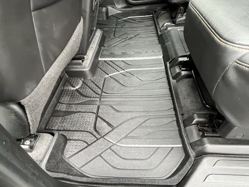 Used 2020 Chevrolet Traverse Premier w/ Redline Edition image 21