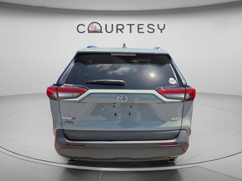 Certified 2022 Toyota RAV4 XLE w/ Convenience Package image 2