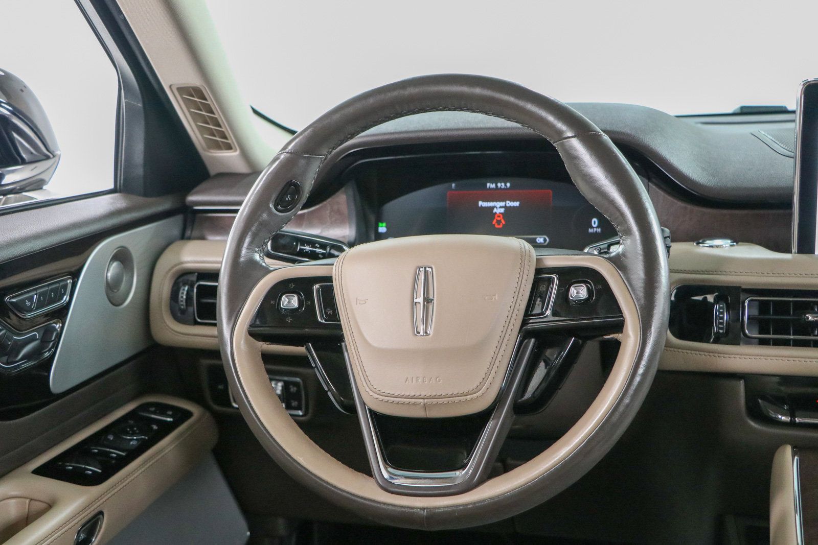 Used 2023 Lincoln Aviator Reserve w/ Equipment Group 201A AWD/4WD image 12