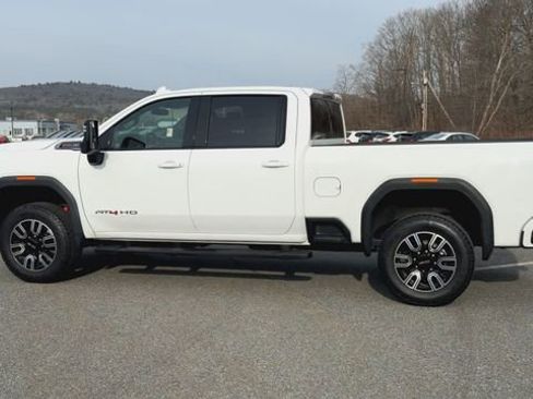 Used 2022 GMC Sierra 2500 AT4 AWD/4WD image 5
