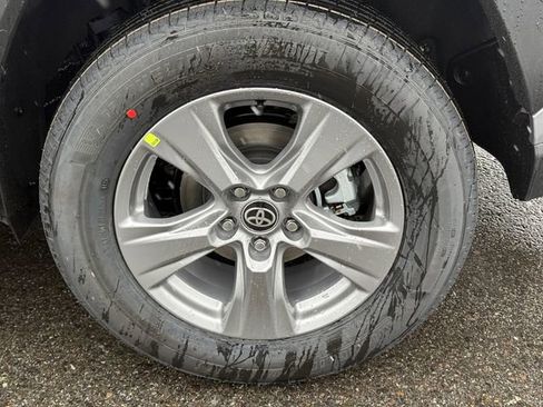 New 2025 Toyota RAV4 XLE image 17