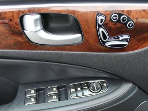 Used 2012 Hyundai Equus Signature image 9