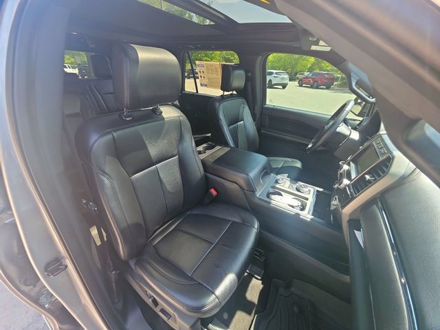 Used 2020 Ford Expedition XLT w/ Equipment Group 202A AWD/4WD image 27