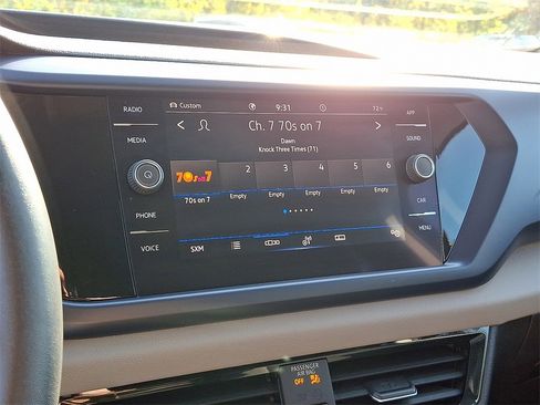 Used 2022 Volkswagen Taos SE image 19