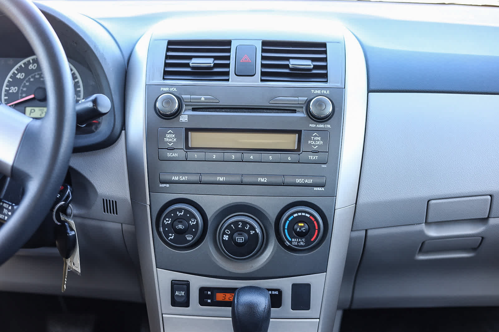 Used 2011 Toyota Corolla LE FWD image 14