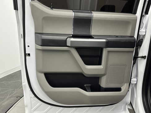 Used 2020 Ford F150 XLT image 25