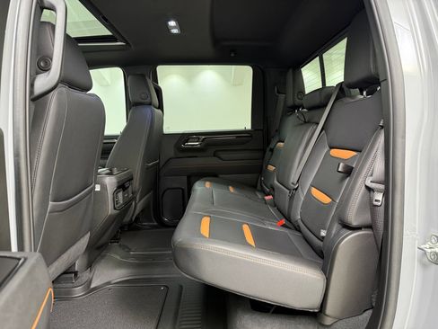 Used 2025 GMC Sierra 2500 AT4 w/ AT4 Premium Plus Package AWD/4WD image 29