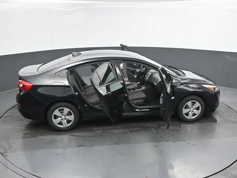 Used 2017 Chevrolet Cruze LS FWD image 48