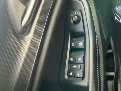 Used 2023 Jeep Grand Cherokee Altitude image 18