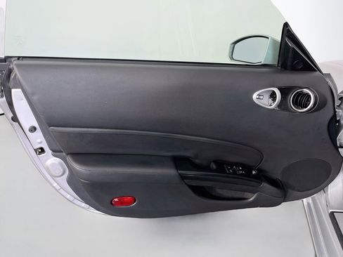 Used 2007 Nissan 350Z Touring RWD image 25