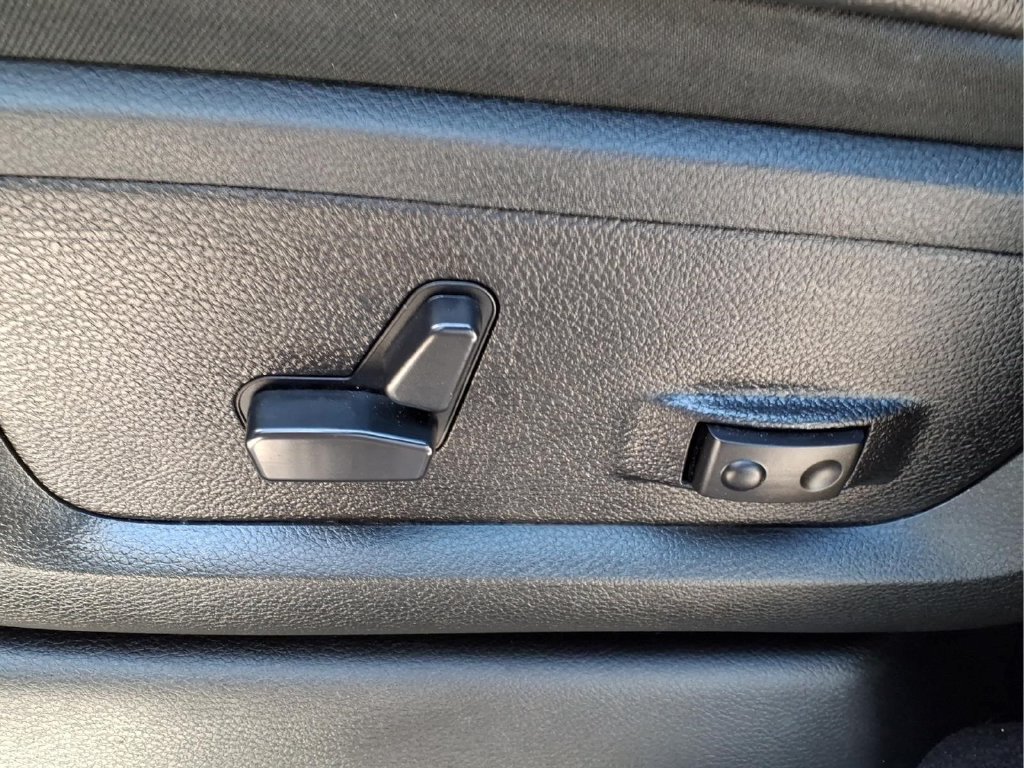 Used 2026 RAM 2500 Laramie AWD/4WD image 14